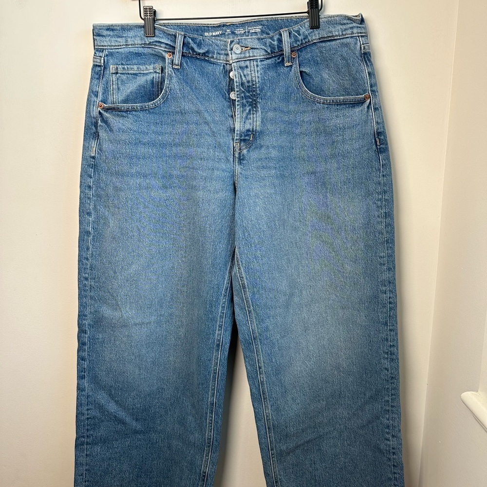 Old Navy Mid-Rise Slouchy Wide-Leg Jeans - Picture 3 of 10